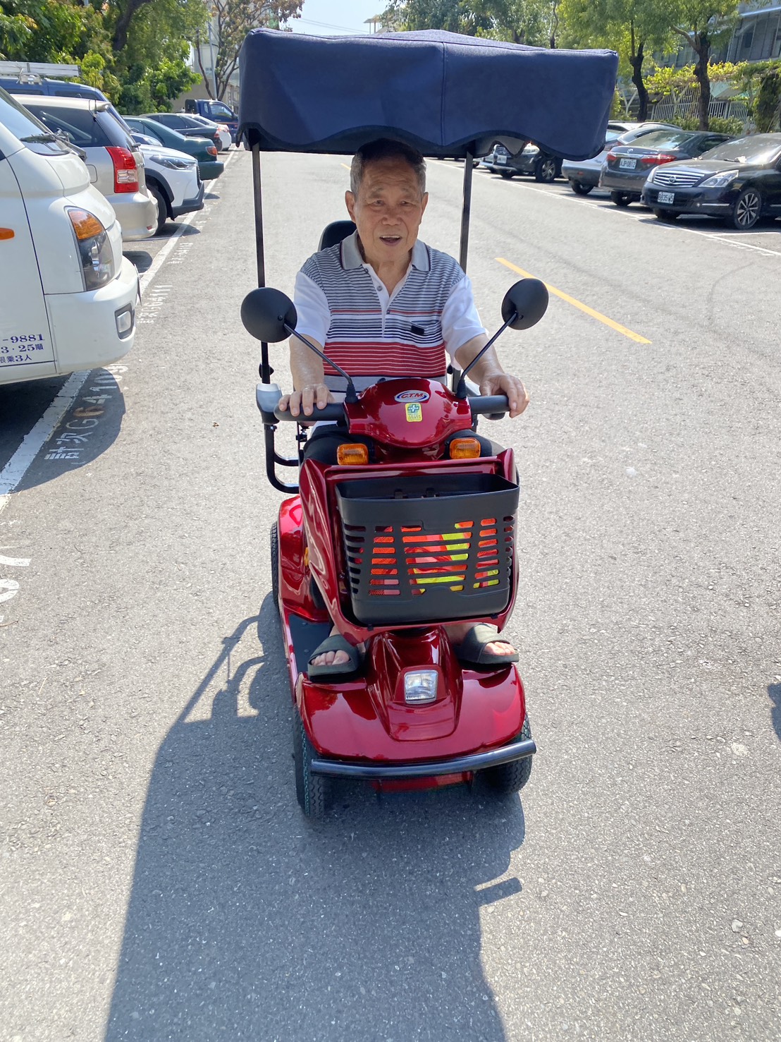 一台電動代步車讓我想去哪就去哪，不用再擔心走不動了
