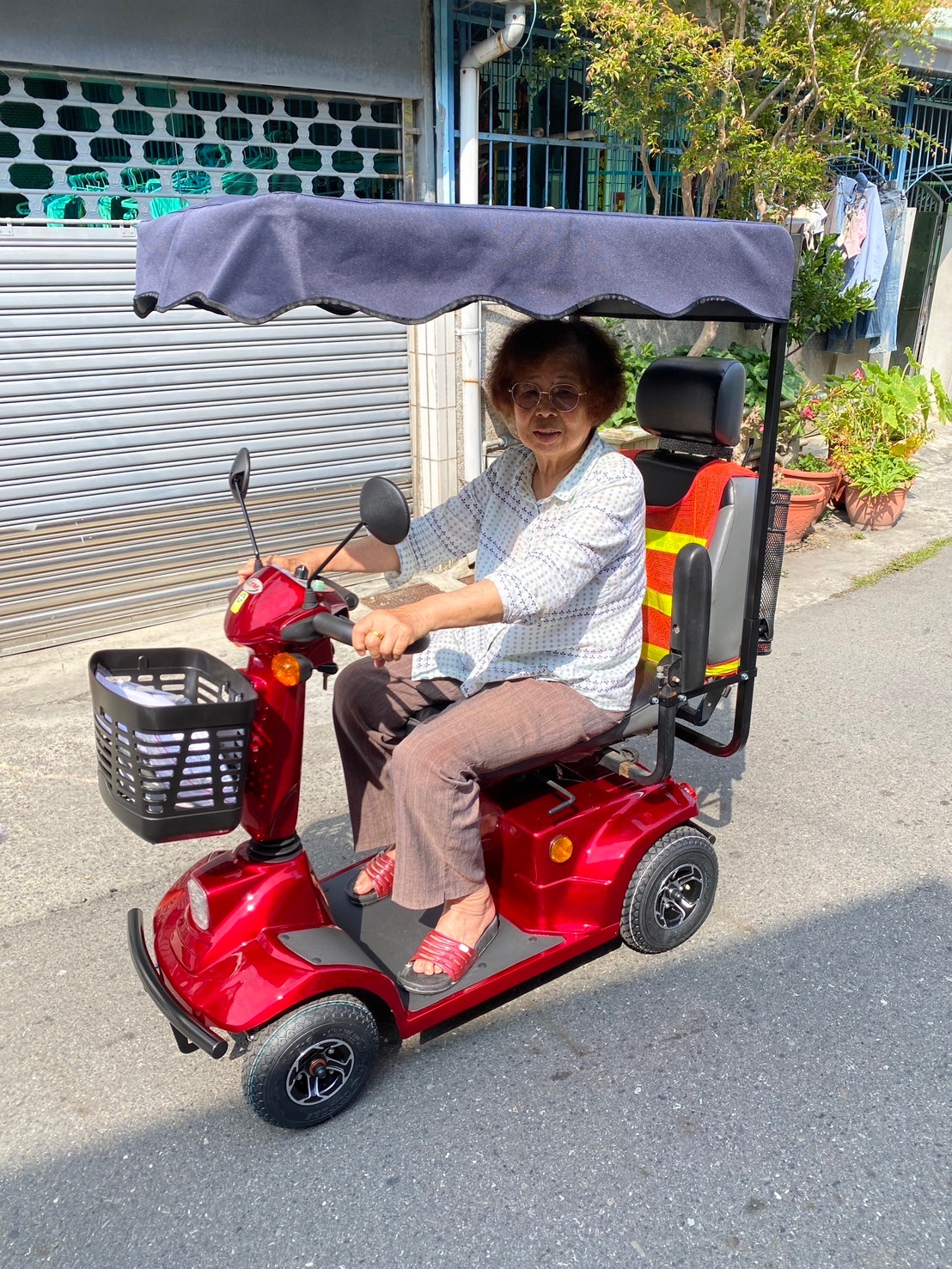 騎上代步車，輕鬆出門沒煩惱！