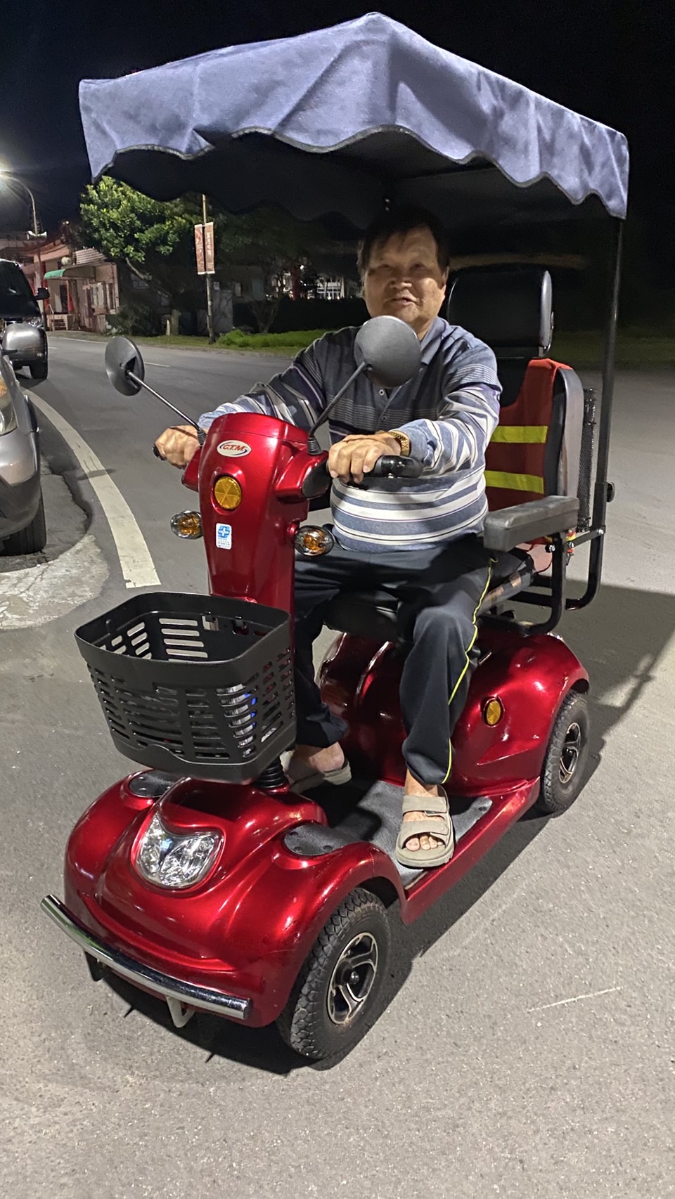 我住在金山，因為這邊比較多長陡坡，我選擇大台的車子